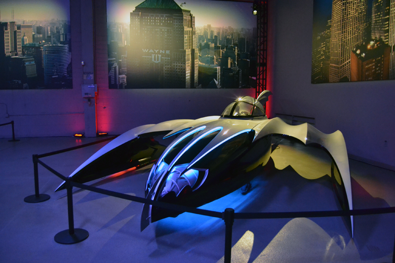 Modello della Batmobile presso gli studi Warner Bros.