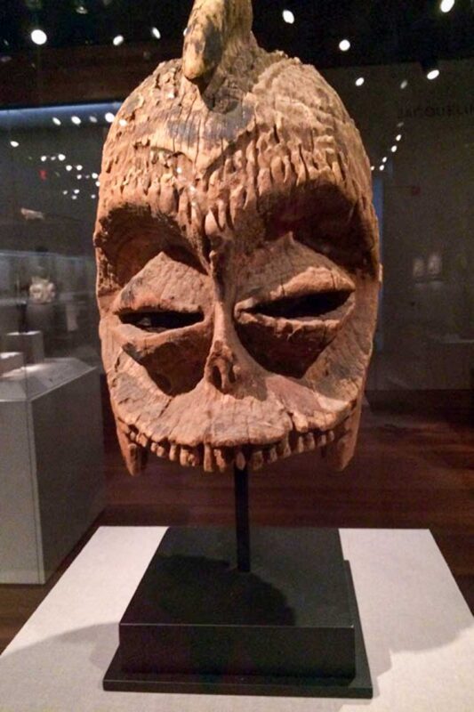 Maska plemienna w muzeum de Young