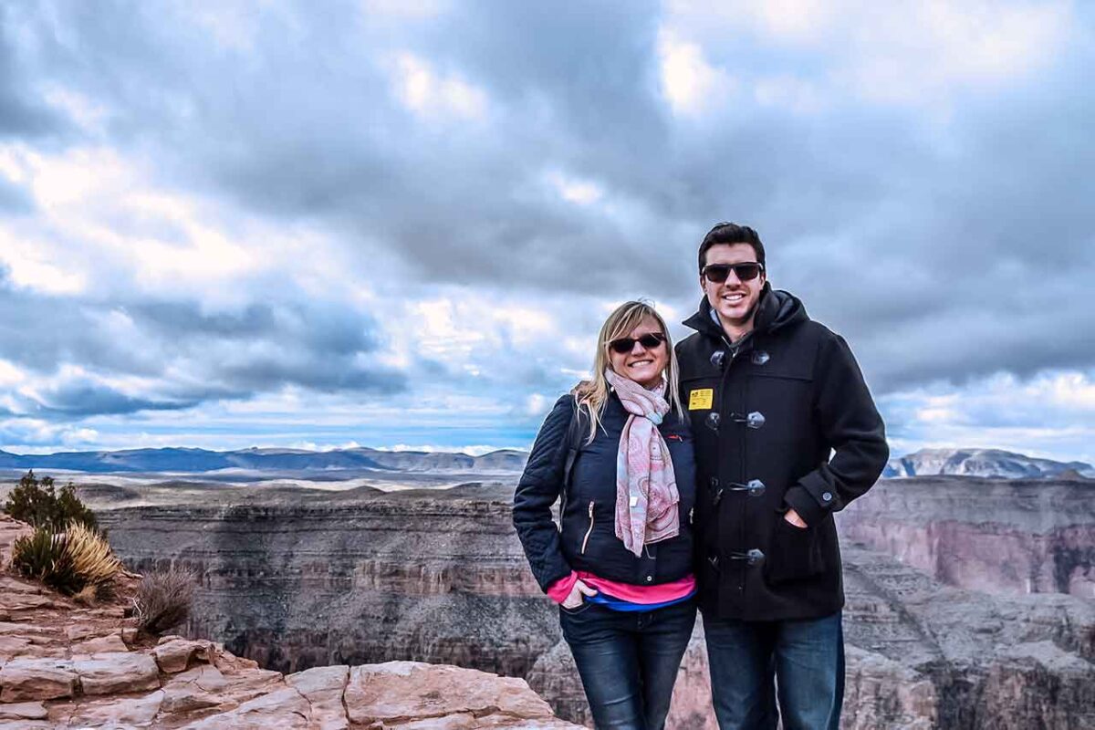 Grand Canyon West Rim – turyści przy punkcie widokowym