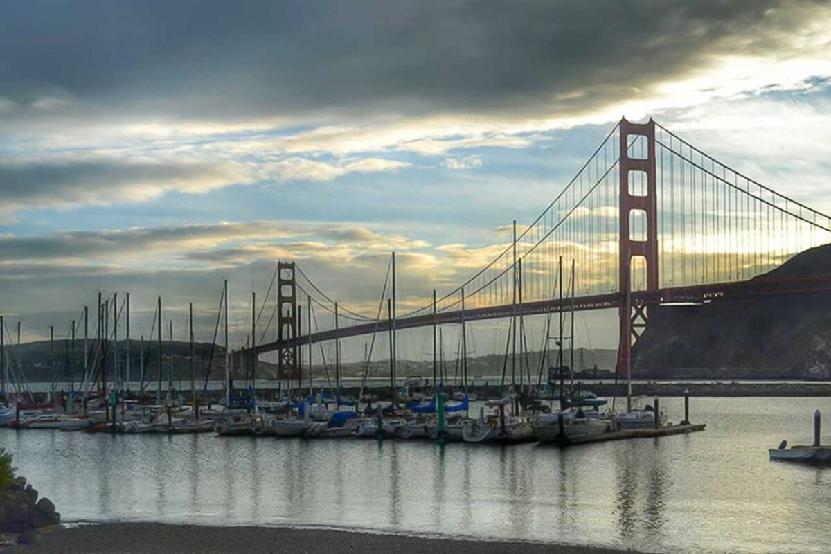 Most Golden Gate widziany z mariny