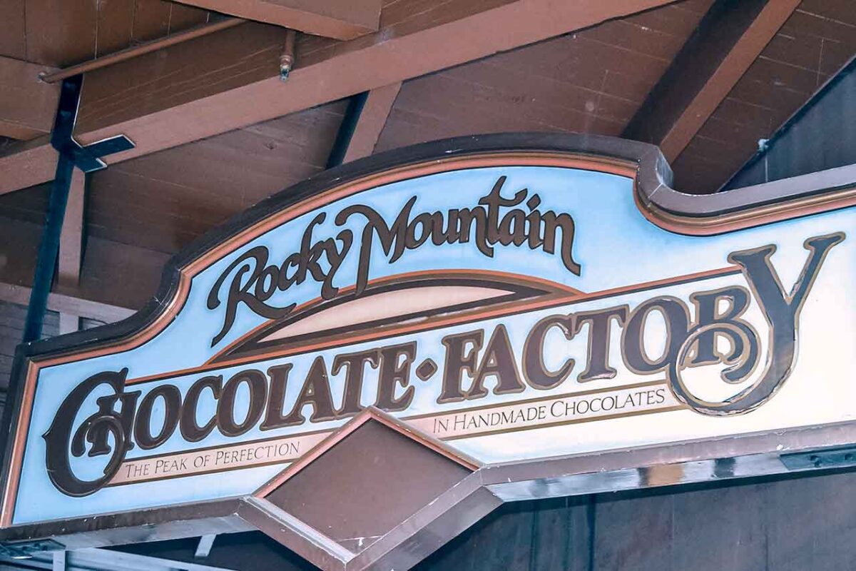 Szyld w "Chocolate Factory" w Old Sac