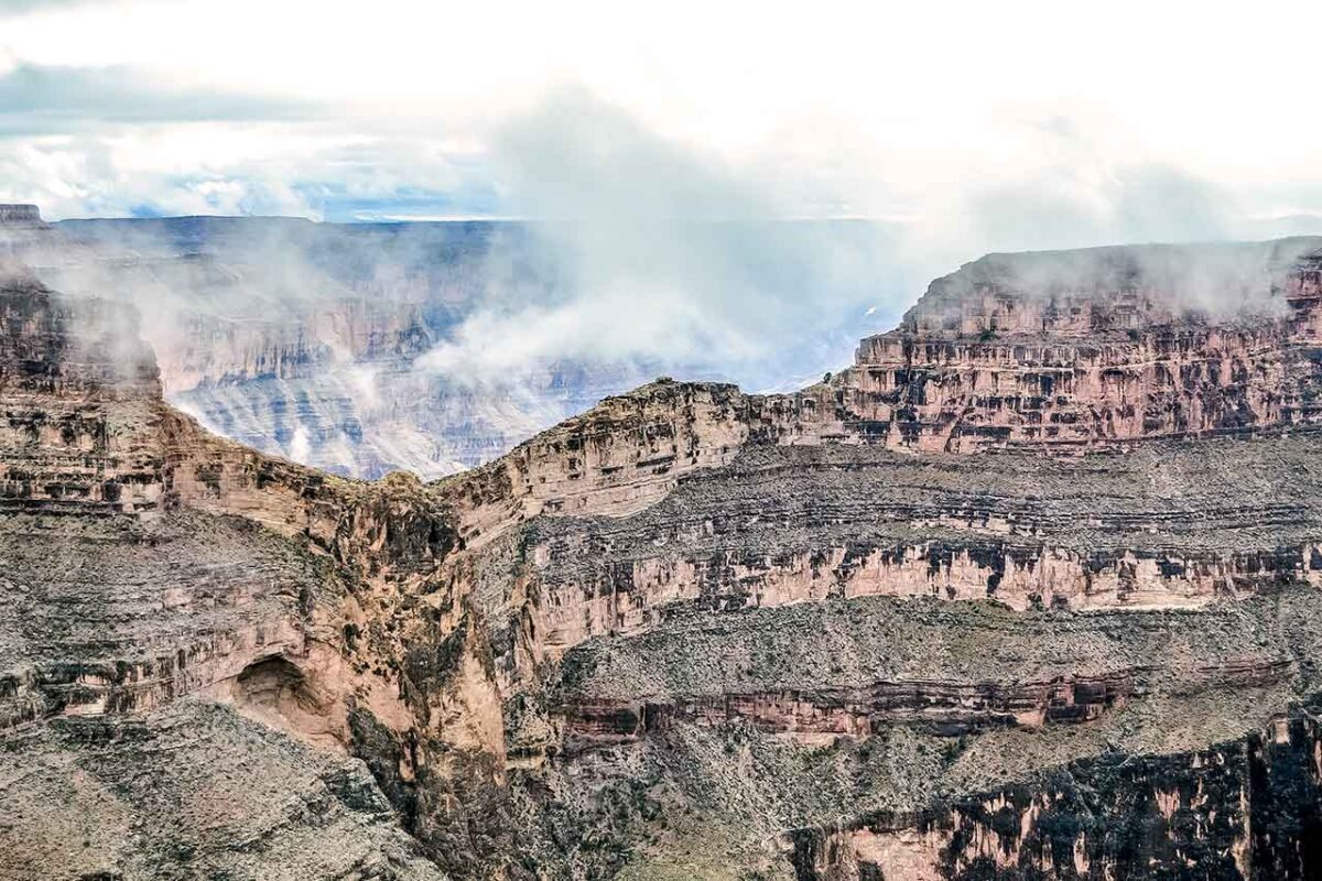 Grand Canyon West Rim Skywalk – panorama formacji skalnych