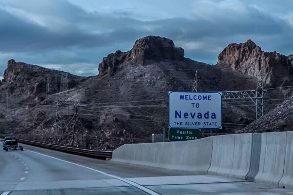 Znak Welcome to Nevada na granicy Nevady i Arizony