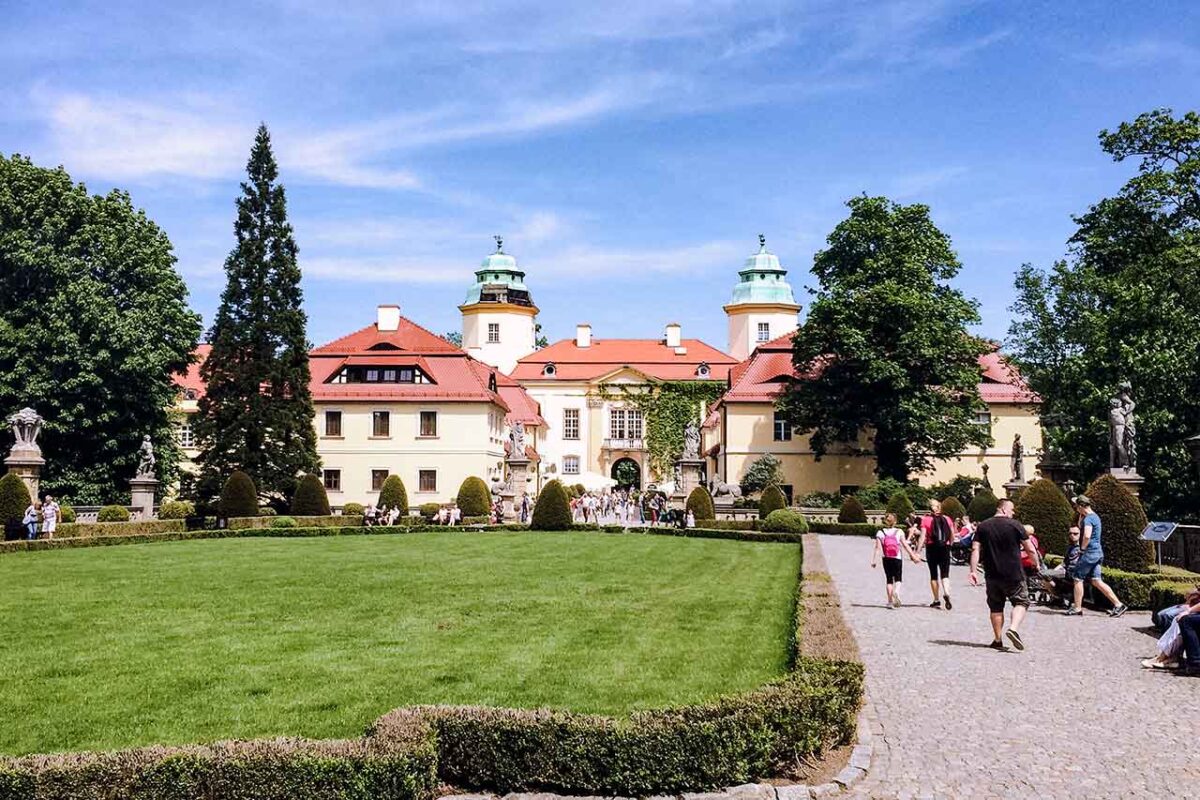 Widok na zamek Książ od strony dziedzińca