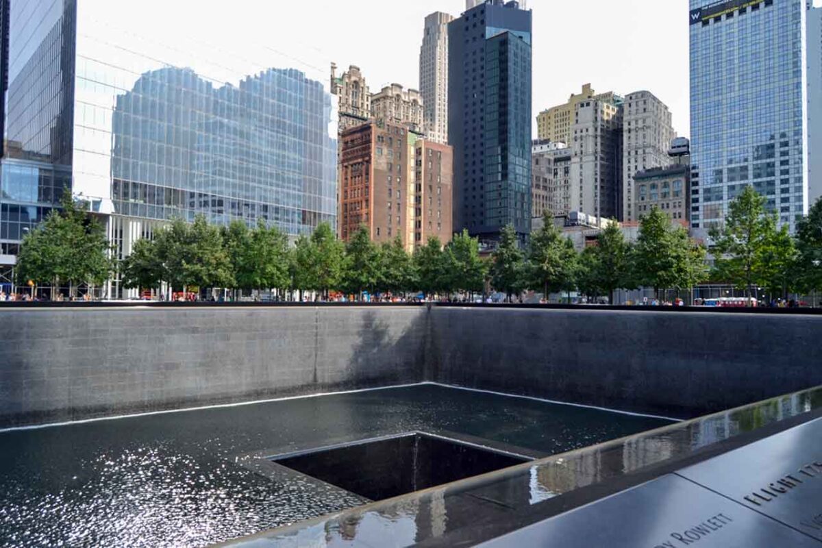 Basen upamiętniający miejsce South Tower w 9/11 Memorial