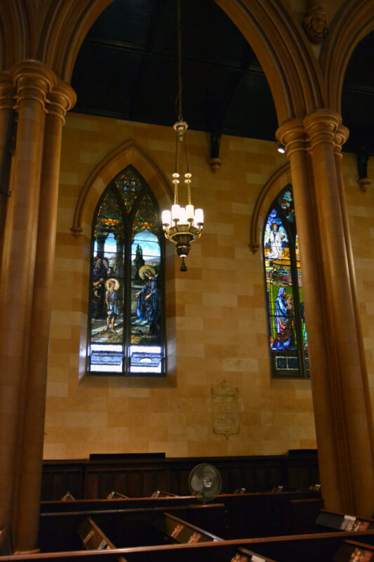 Detale architektoniczne we wnętrzu First Presbyterian Church