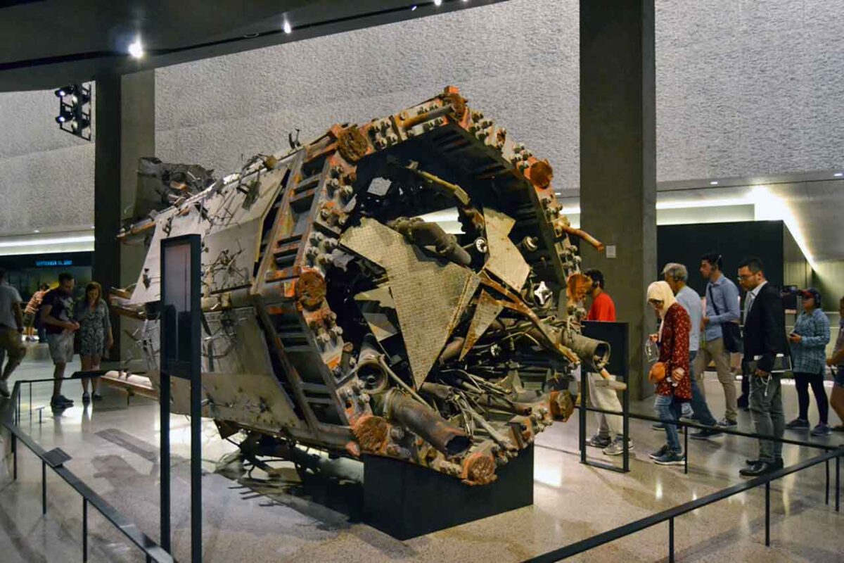 Zniszczony element konstrukcyjny z World Trade Center