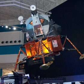 Replika lądownika księżycowego Apollo z wystawy kosmicznej Houston Space Center