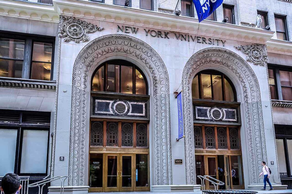 Fasada głównego budynku New York University