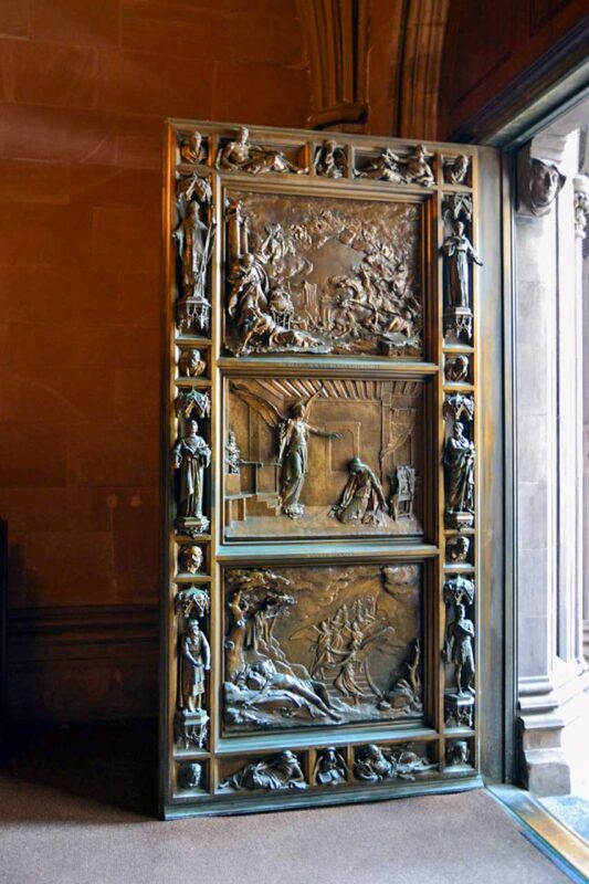 Drewniane rzeźbienie w Trinity Church