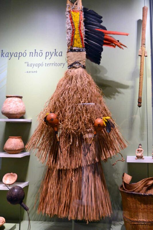 Strój z piórami w National Museum of the American Indian