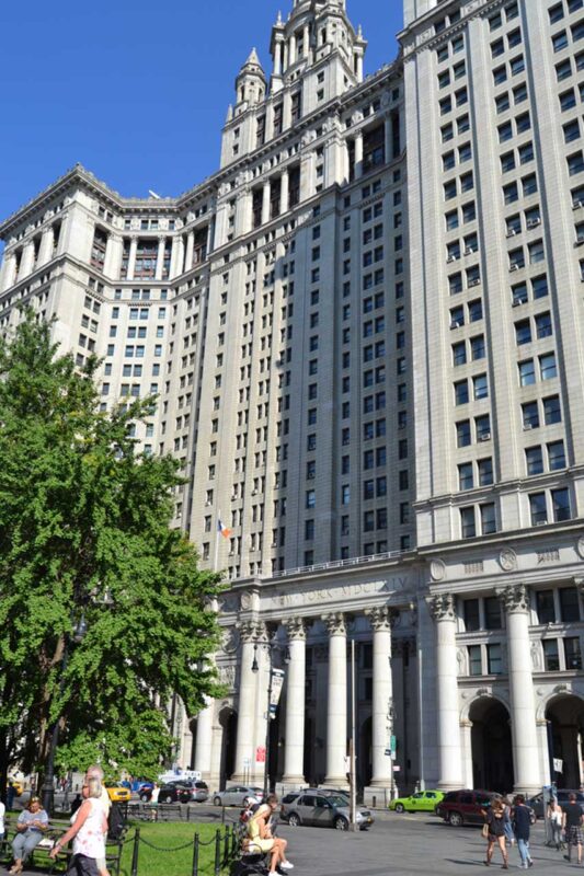 Historyczny budynek Municipal Building na Manhattanie