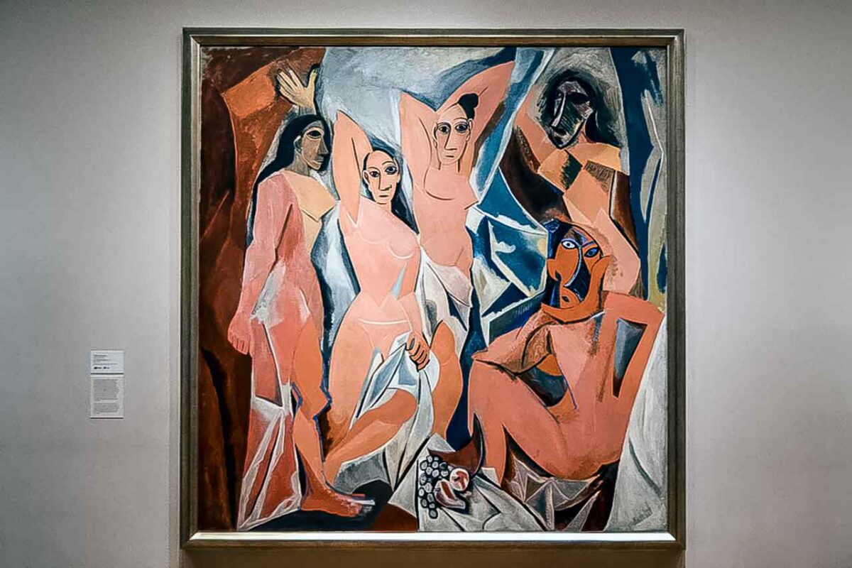 Il famoso dipinto "Les Demoiselles d'Avignon" di Pablo Picasso esposto al MoMA.