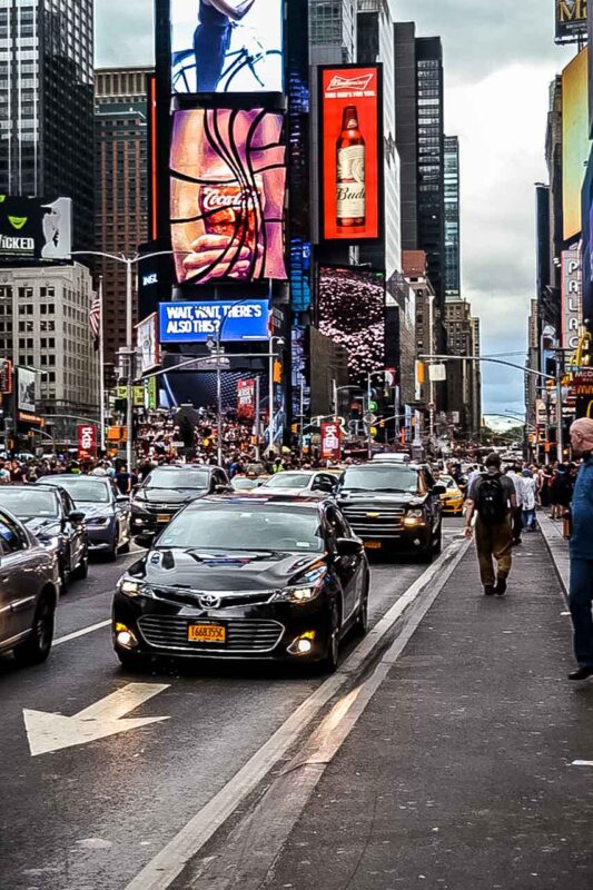 Kolorowe ekrany LED w Times Square