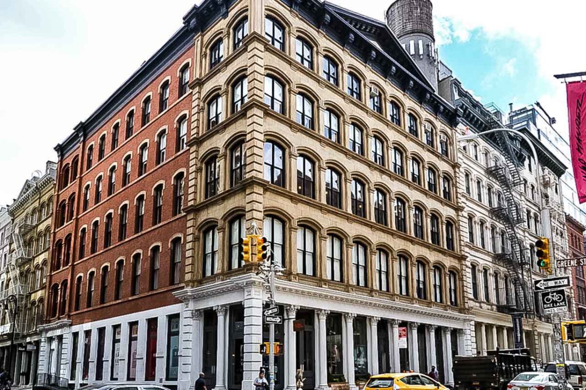 Narożny budynek w Soho w Nowym Jorku