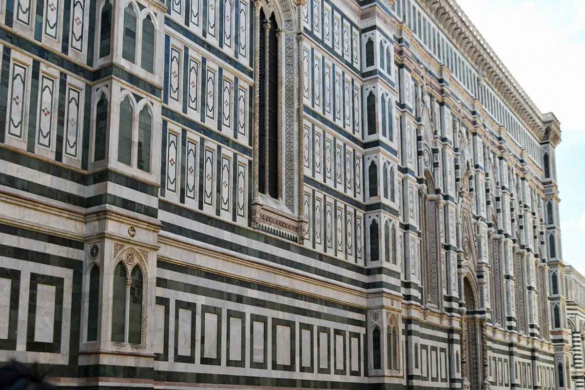 Zewnętrzna fasada katedry Santa Maria del Fiore we Florencji