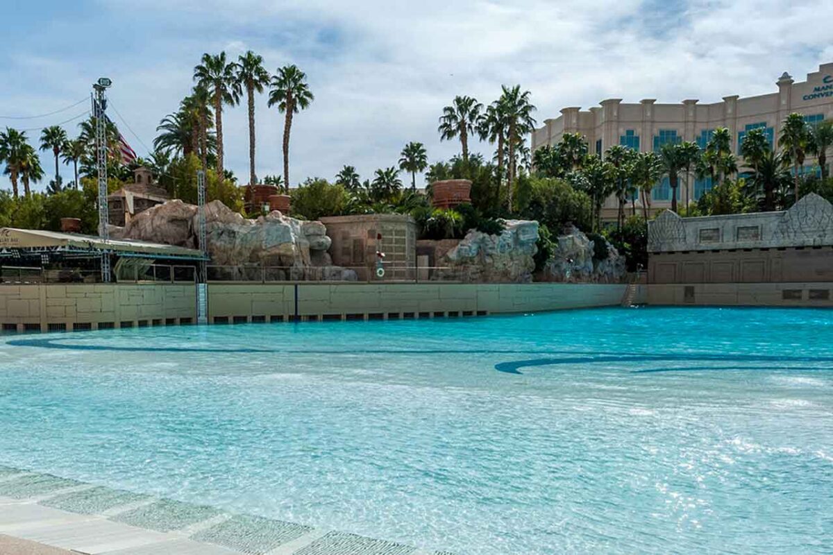 L'edificio dorato del Mandalay Bay Resort & Casino a Las Vegas.