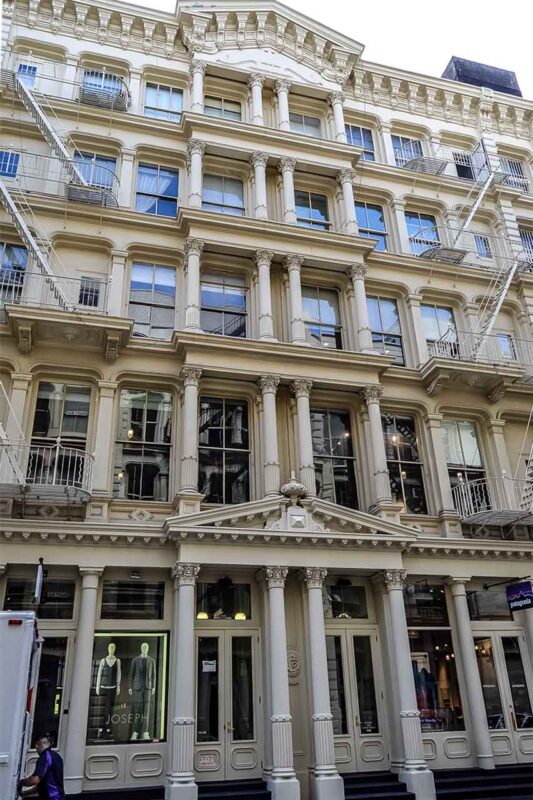 The King of Greene Street, imponente edificio in ghisa a SoHo, New York, progettato da Isaac Duckworth nel 1872.