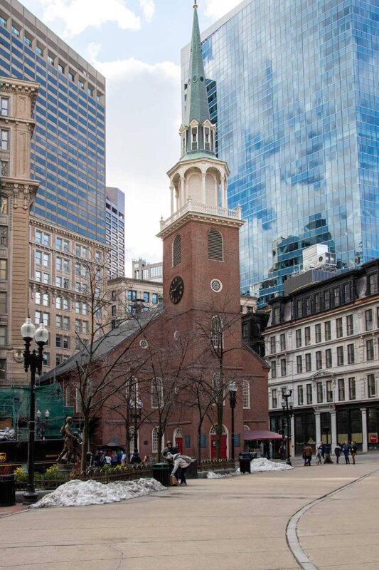 Old South Meeting House a Boston – edificio in mattoni con torre, importante nella rivoluzione americana