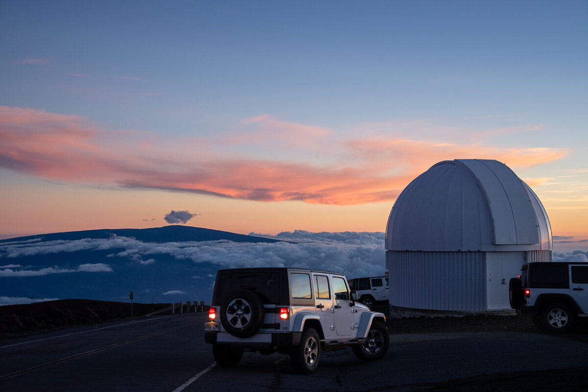 Punto di sosta lungo la salita al vulcano Mauna Kea.